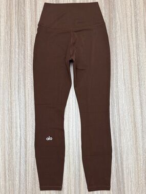 Alo Yoga Leggings No Front Seam in Chocolate Brown Size Small Like New